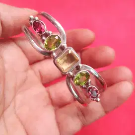 Gelang perak dan permata