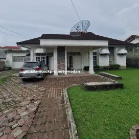 JUAL RUMAH HITUNG TANAH LOKASI NYAMAN DAN STRATREGIS DEKAT KOMP STELLA