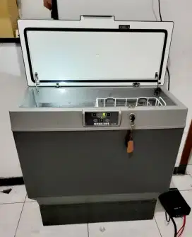 Mobicool 55L 12v mobil 240v rumah