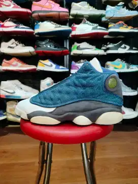 SEPATU AJE 13 RETRO FLINT