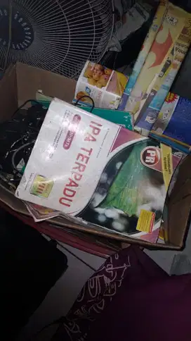 Buku Mata Pelajaran Beraneka Ragam