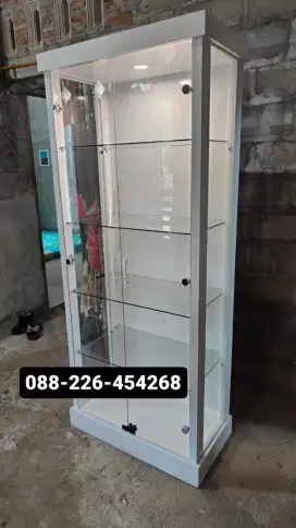 Lemari display kaca