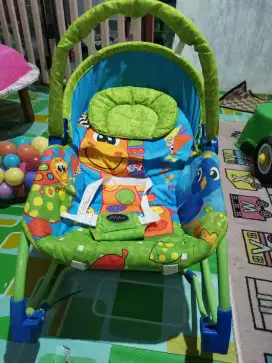 Baby bouncer (ayunan bayi)