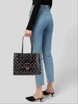 LV Onthego Limited Edition NEW
