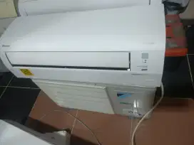 Ac Daikin inverter 1 pk