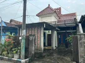 Jual rumah lokasi strategis di lamongan kota