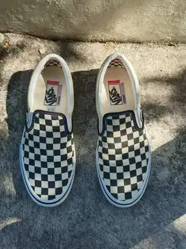 VANS CHECKERBOARD SLIP ON