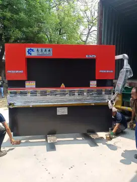 Mesin bending 63t*2500