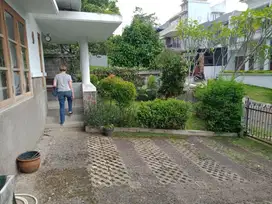 Rumah Klasik Nyaman di Taman Parayangan Sentul City