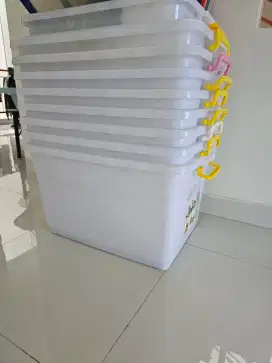 Box Lion star 82 Lt