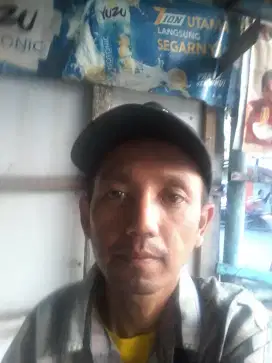 Saya ingin mencari kerja sebagai karyawan pria serabutan helper kernet