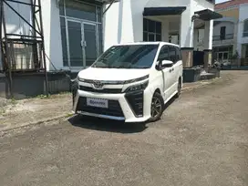 Pajak Panjang - TOYOTA VOXY 2.0 BENSIN A/T 2019 PUTIH