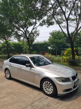 Bismillah Jual Cepat BMW E90 320i LCI 2009 Facelift