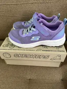 Sepatu anak skechers size 34 original