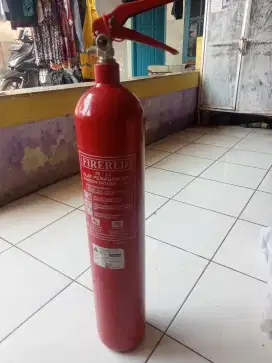 Tabung pemadam kebakaran