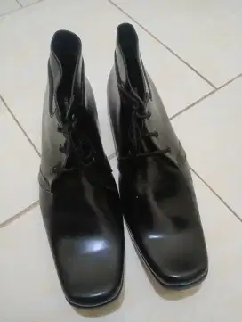 Sepatu pentopel