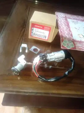 Di jual cepat kunci Supra x lama th2002