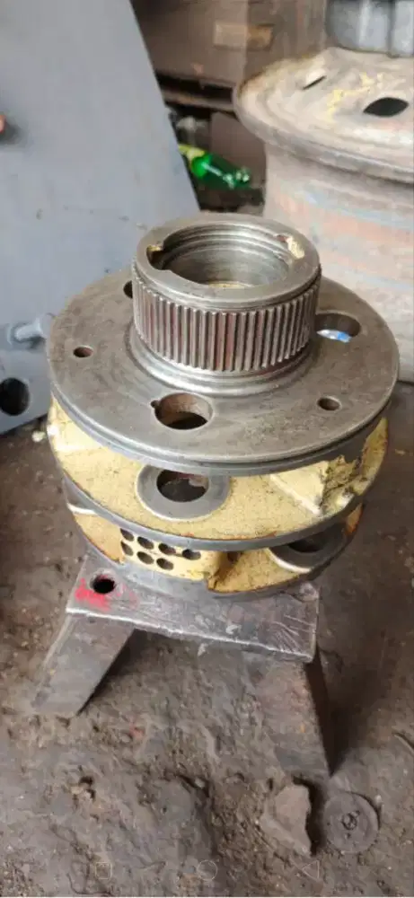 Carrier besar 14x-15-12330 dll untuk transmisi D85ESS-2 Komatsu