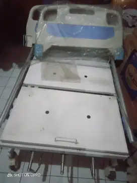 Tempat Tidur Pasien