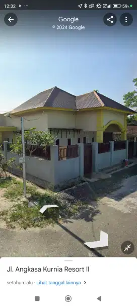 Di sewakan Rumah luas 3 kamar tidur lokasi strategis dekat dgn bandara