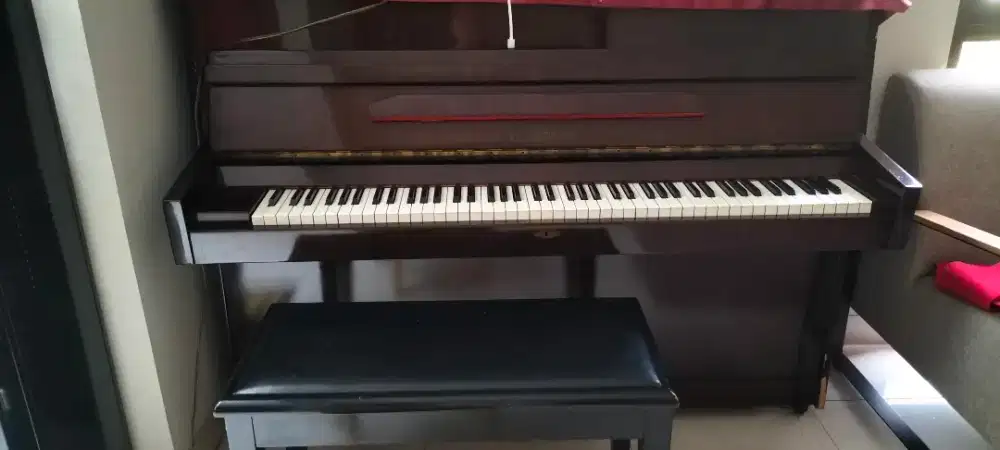 Piano Second Eropa Carl Schluter
