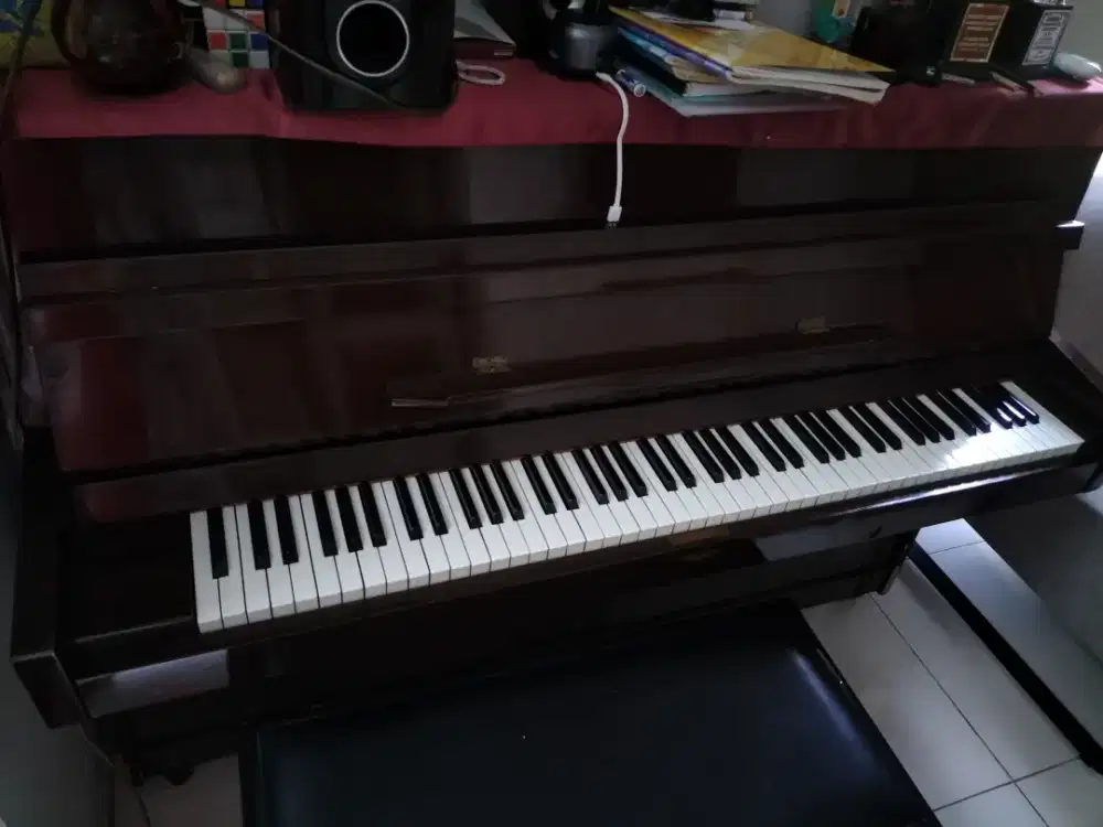 Piano Second Eropa Carl Schluter