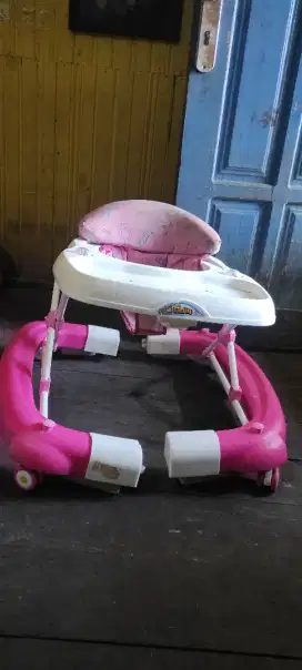 Baby Walker merk family warna pink