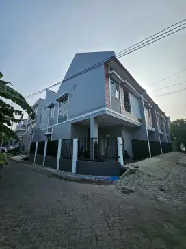 Rumah kost dijual - Rumah kost mewah dijual 11kt 11km dekat univ petra