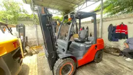 FORKLIFT BEKAS TOYOTA