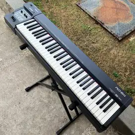 ROLAND RD64 SuperNatural Piano - 5 Octave