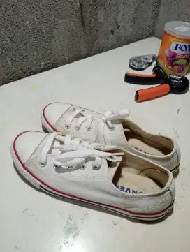 SEPATU CONVERSE PUTIH BEKAS