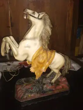 Patung kuda unik