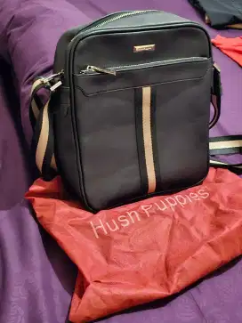 Preloved Tas slempang Hush Puppies