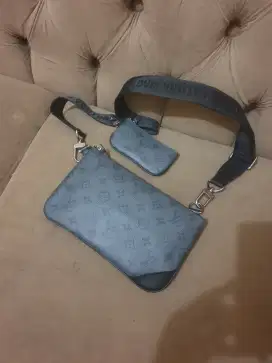 Mulus .authentic tas selempang .sling bag louis vuitton .lv