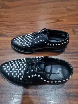 Sepatu DOC MARTEN