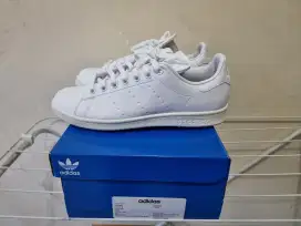 Sepatu Golf Adidas Stan Smith