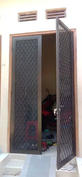 Pintu kasa nyamuk aluminium