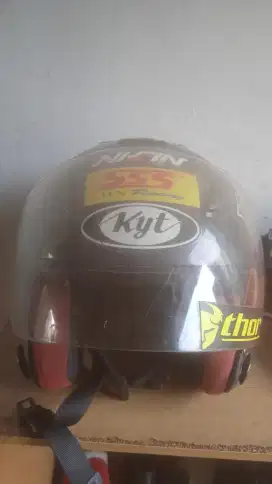 Helm KYT abu abu ukuran M