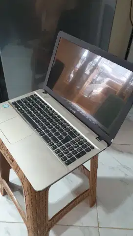 Laptop Asus 16 inch
