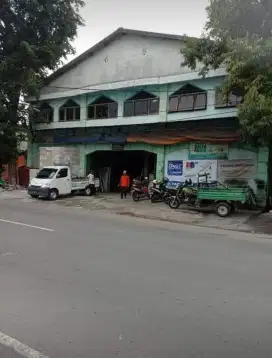 Dijual cepat tempat usaha strategis  Banyuanyar Solo