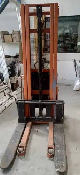 Forklift Hand Stacker