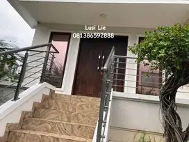 Rumah permata buana hoek furnished bagus ,ada kolam renang