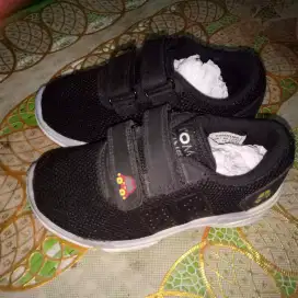 Sepatu tomkins b-grade