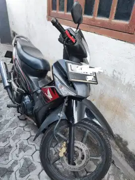 Honda Supra x TR 125 CC hitam