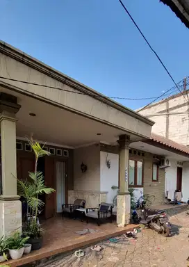 DI JUAL RUMAH DAN KONTRAKAN JATI PADANG LOKASI STRATEGIS