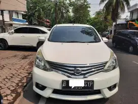 Nissan Grand Livina XV matic 2013