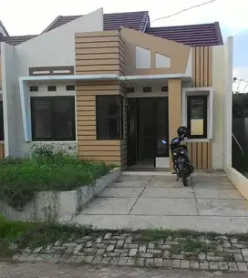 Dijual murah rumah tipe 42/89 strategis di Perumahan Permata Cibubur