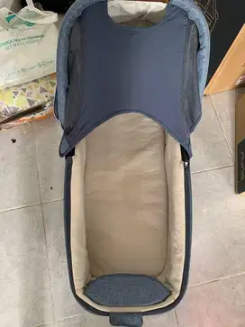 NUNA MIXX CARRYCOT / BASSINET ASPEN Preloved