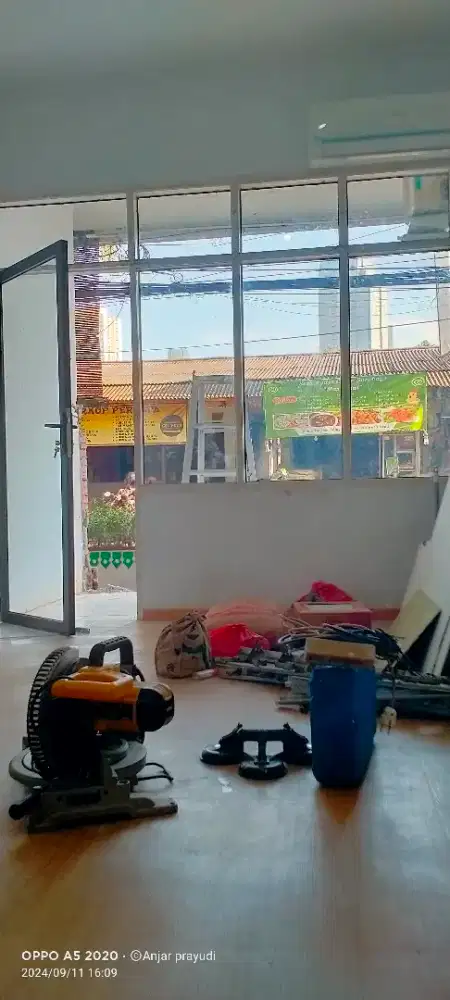 Tukang kaca alumunium