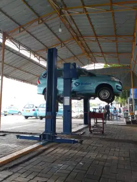 Lowongan Pengemudi driver taxi